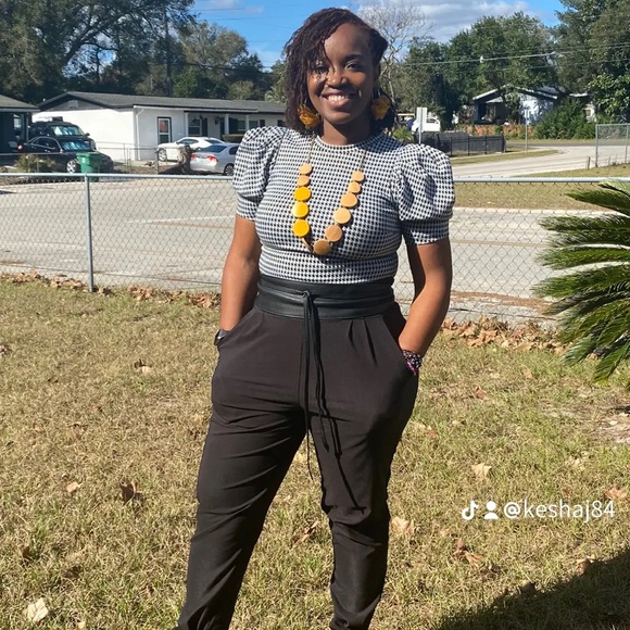 Meet your Posher, Markesha - Picture 4 of 6